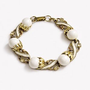 🏷️ 2/$25 - Vintage Gold Tone Cabochon Link Bracelet